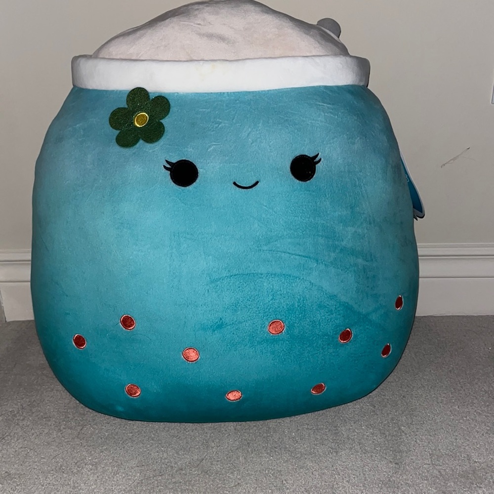 NWT JAKARRIA SQUISHMELLOW